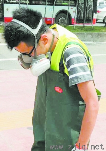 （轉載）成都“橋梁醫(yī)生”巡診把脈 為橋梁“保健”